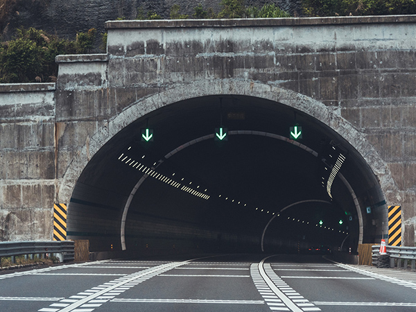 高速隧道盖板应用